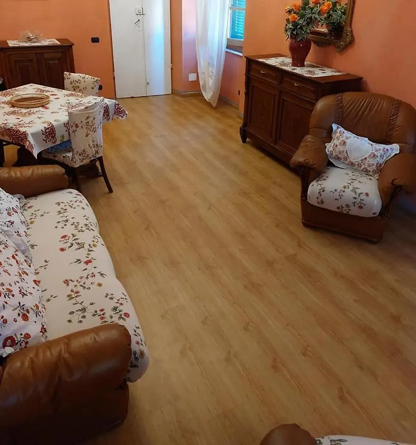 Apartment Appartamento Giallo Rio Marina Italy